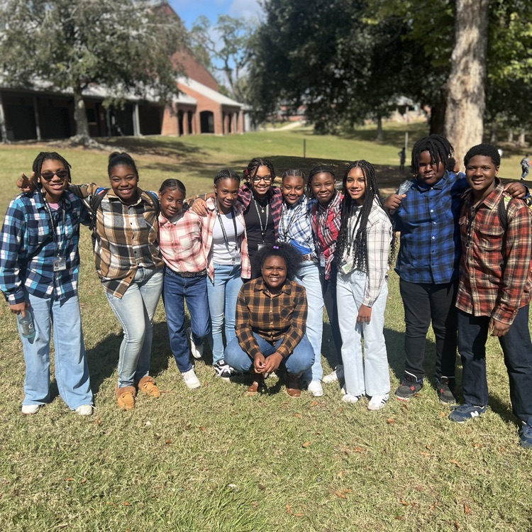 Students wear plaid for HOCO
