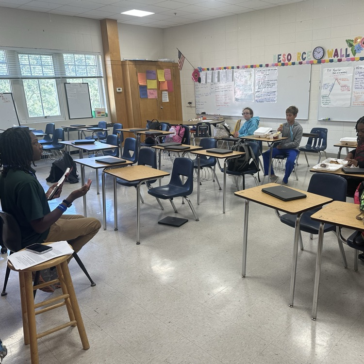 Jr Beta members meet with high school president.