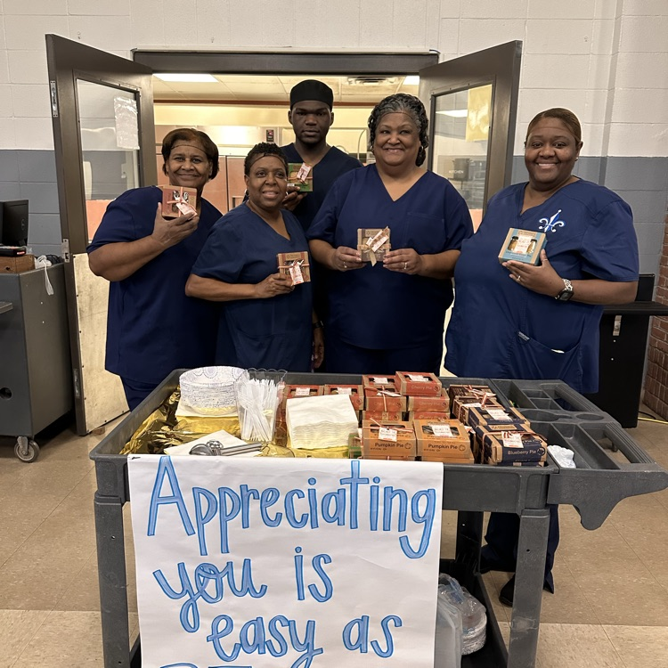 cafeteria staff enjoy pie