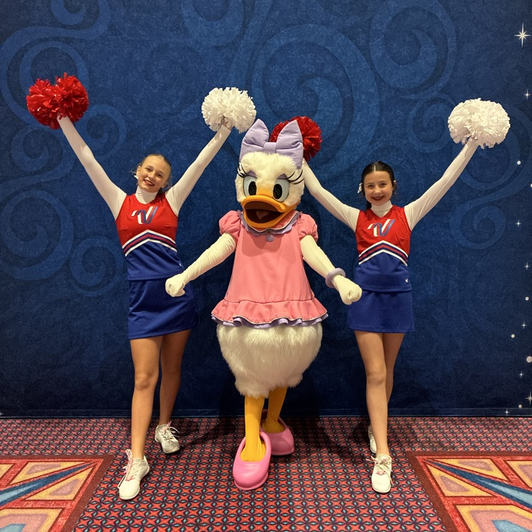 cheerleaders with Daisy Duck