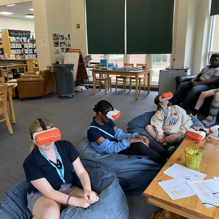 Students play games at Club Read 