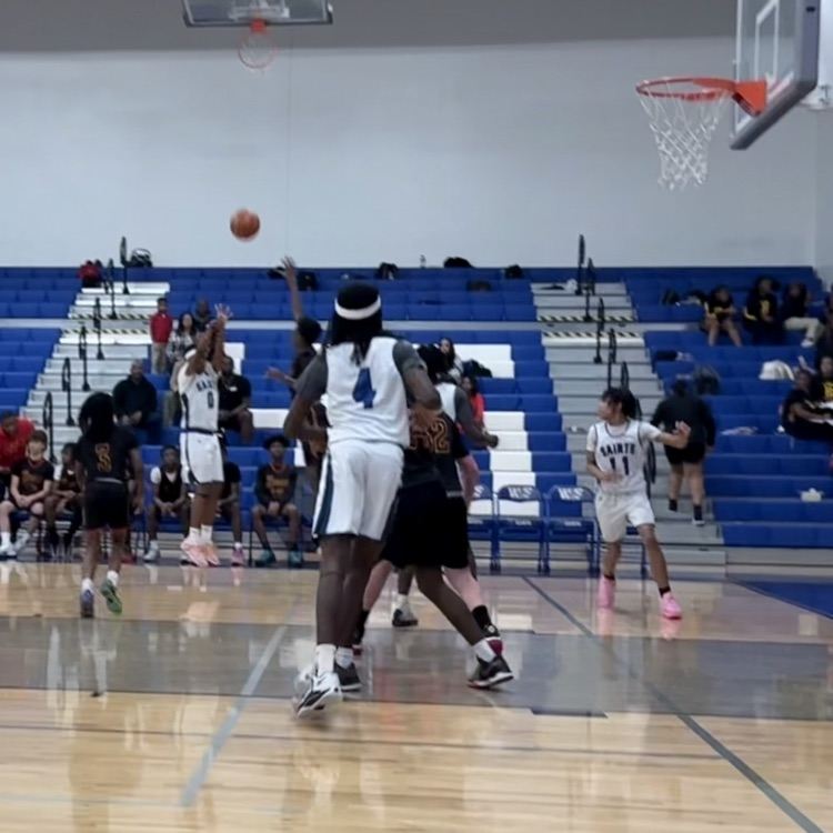 players on the court 