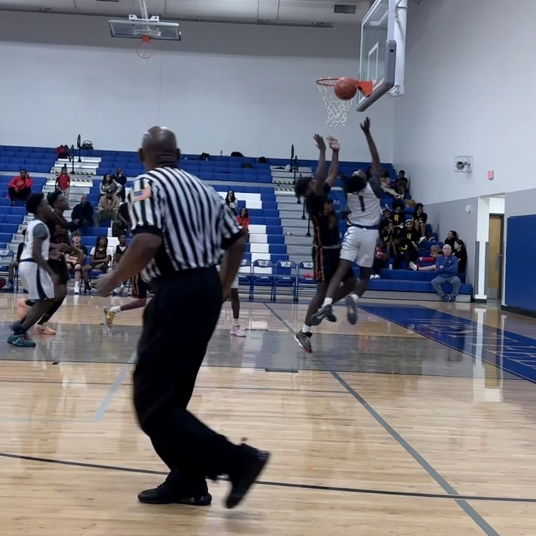 players on the court 