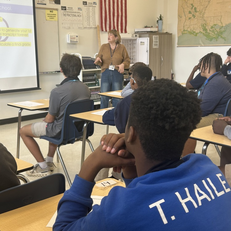 students receive scheduling help from Miss DeLeon