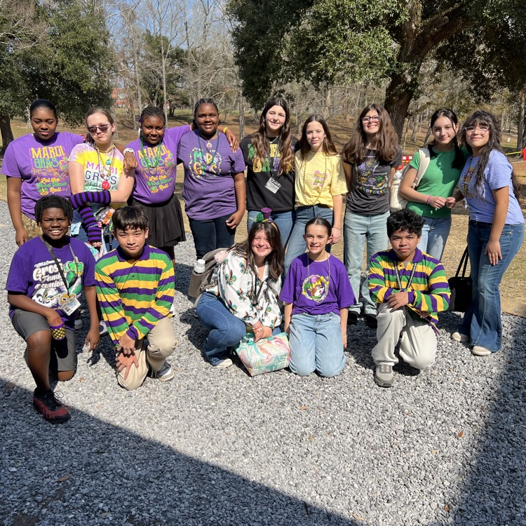 students dress for Mardi Gras  