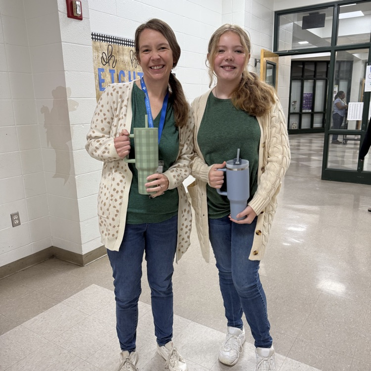 Students dressed alike for Twin Day