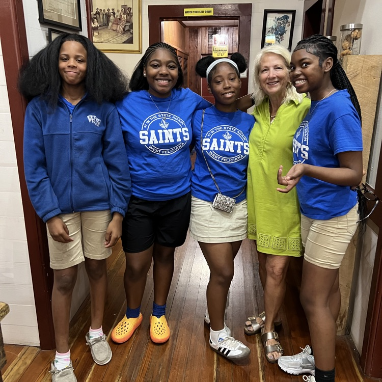student students pictured with tour guide