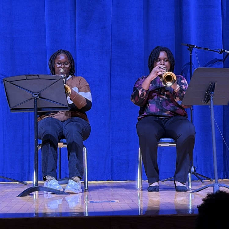 students play trumpet 