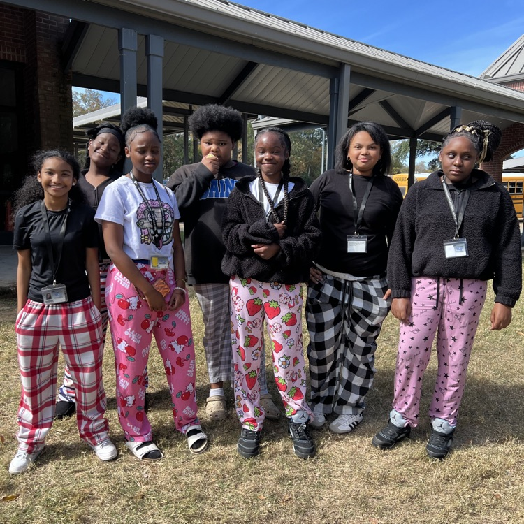 students dress up for homecoming