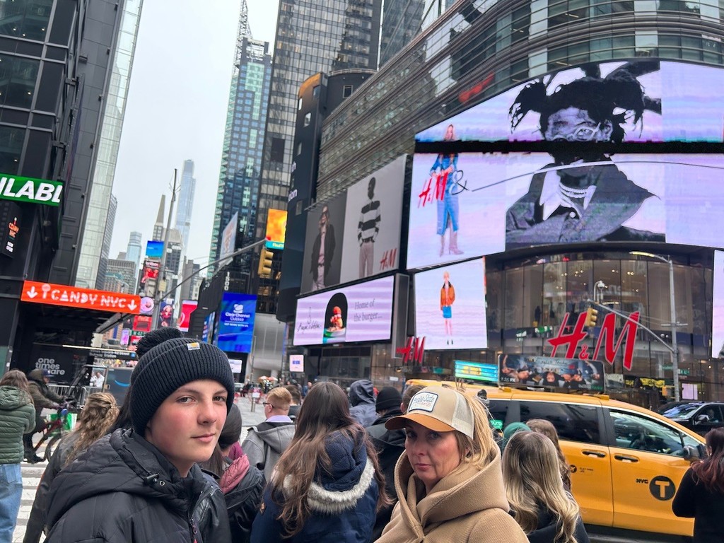 West Fork Choir Trip to NYC Day 3:  Early morning rehearsal, Ellen’s Stardust Diner, and a Walking/Subway Tour through Time Square, World Trade Center Memorial, Wall Street, China Town, and Dinner in Little Italy!
