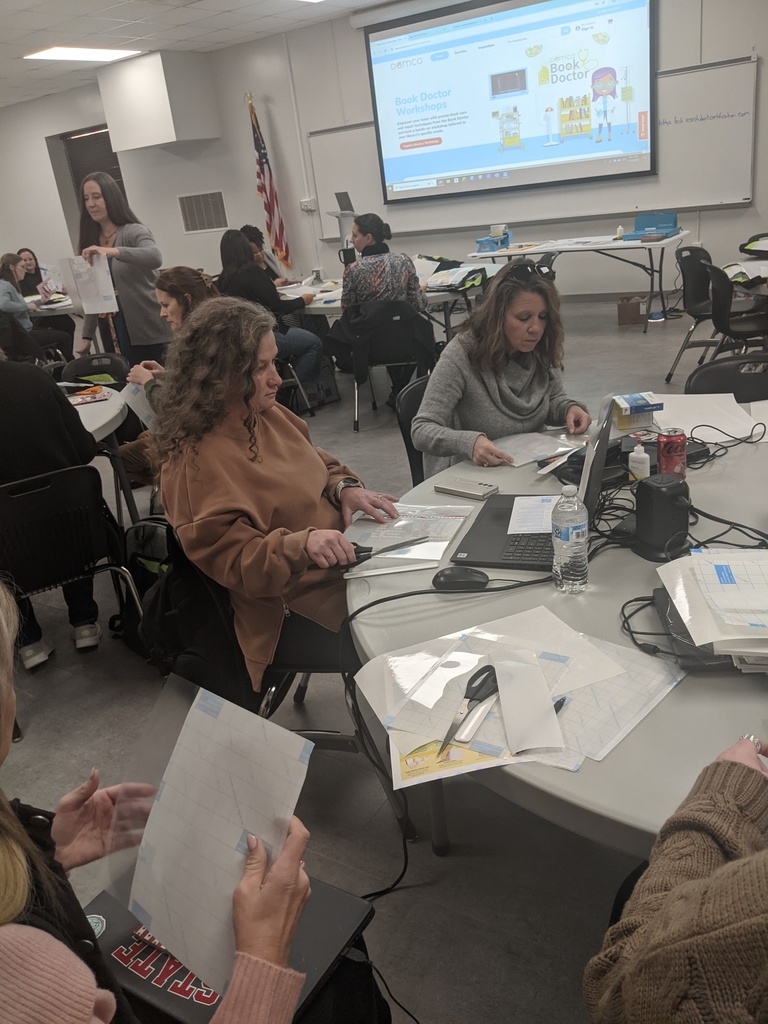 Media Specialists collaborate.