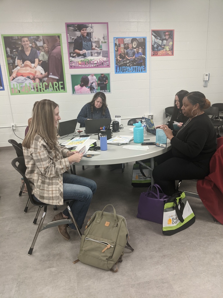 Media Specialists collaborate.