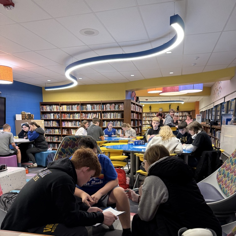 Students working together 