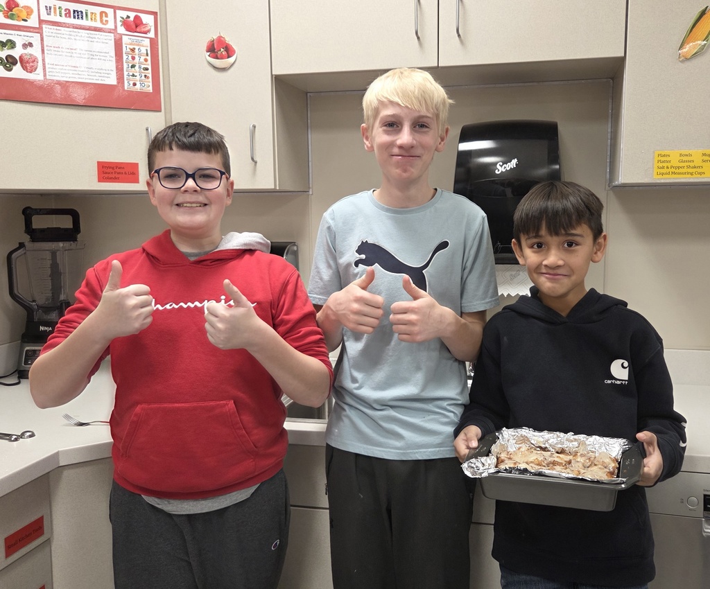 The boys of the red kitchen crew .