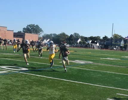  The Rams varsity football team capped off homecoming with an impressive 28-12 victory over Lawrence High School. 