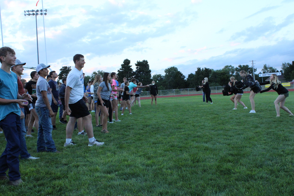 Water balloon toss