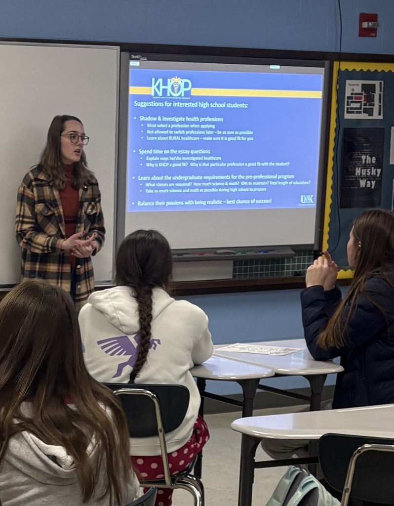 Sidney presenting to students.