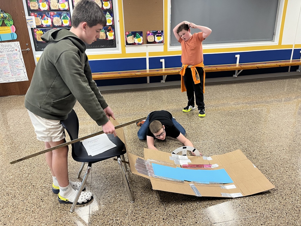 students building ski jump