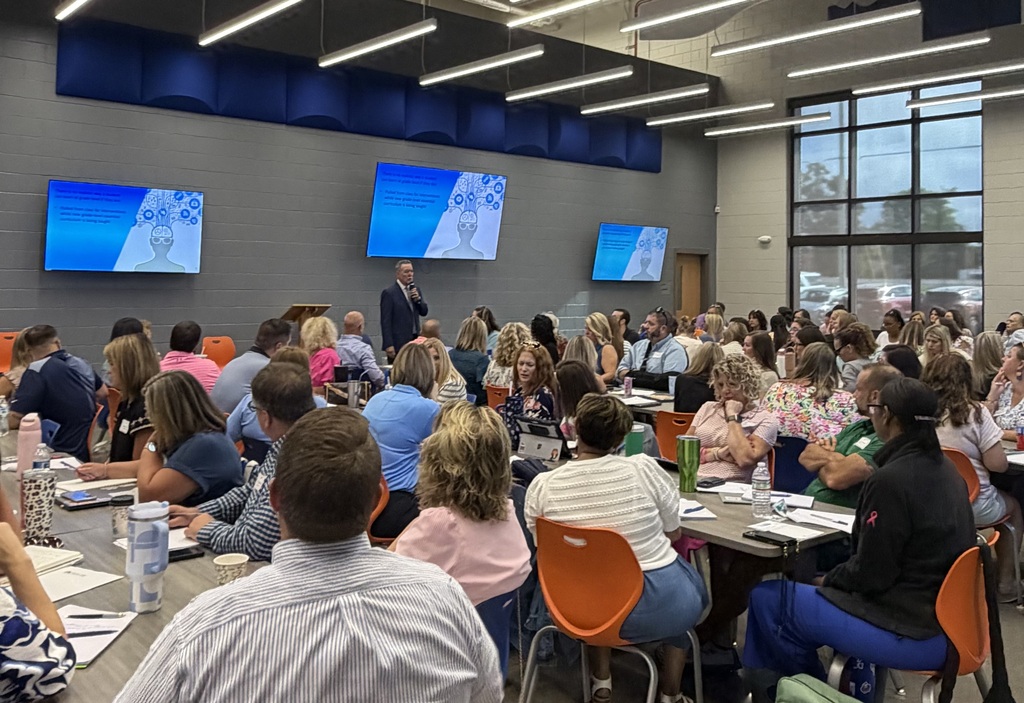 mike mattos training at marshall co tech center. room full of people.