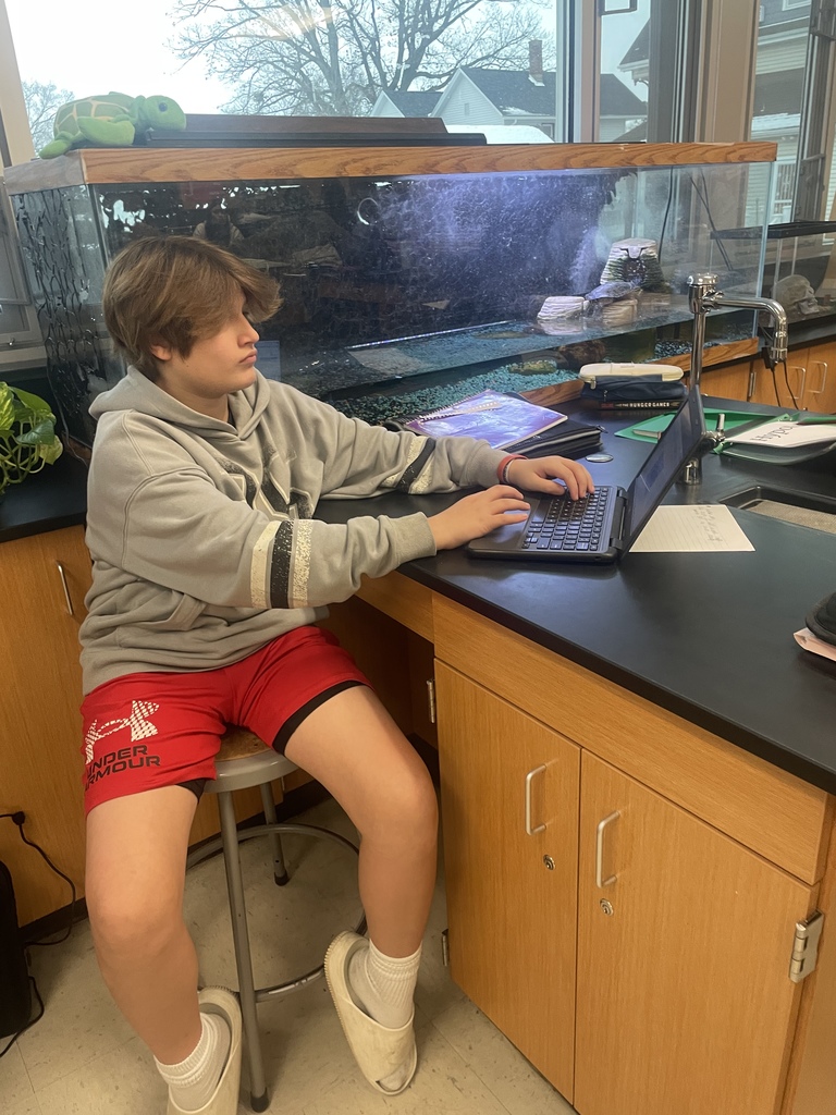 8th graders are working hard on their science fair projects. They will be showcasing their hard work on Jan. 14, 2026!