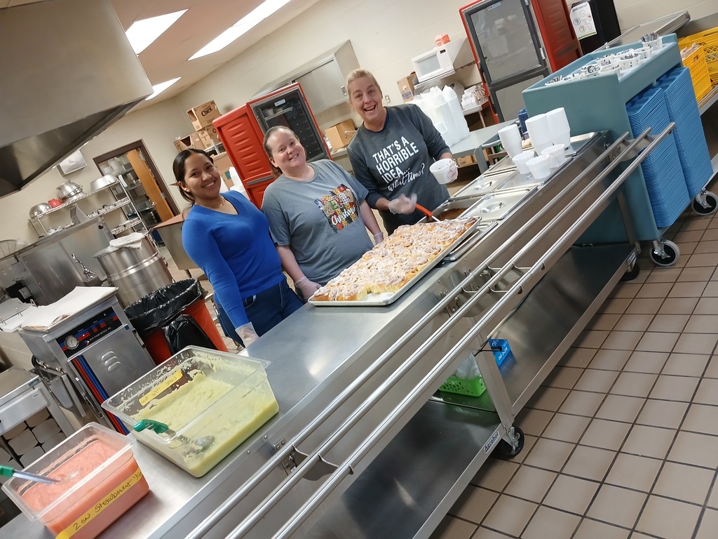 West Liberty Elementary Foodservice team is ready for lunch!