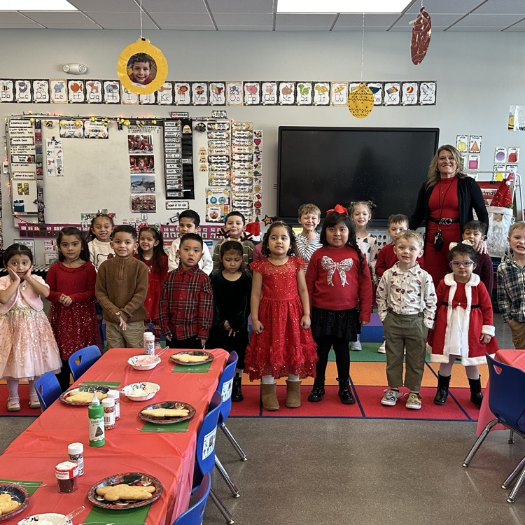 family cookie decorating