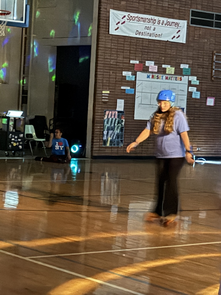 Middle School students are having a GREAT time rollerskating!!