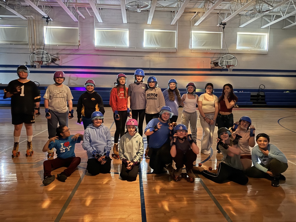 Middle School students are having a GREAT time rollerskating!!