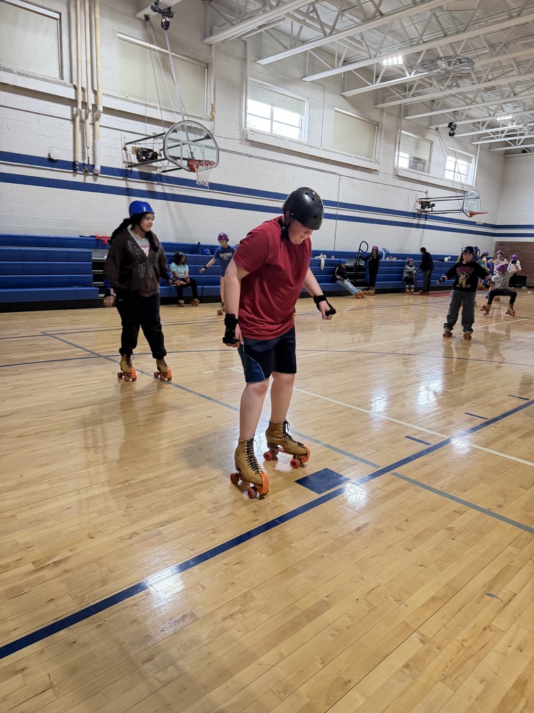 Middle School students are having a GREAT time rollerskating!!