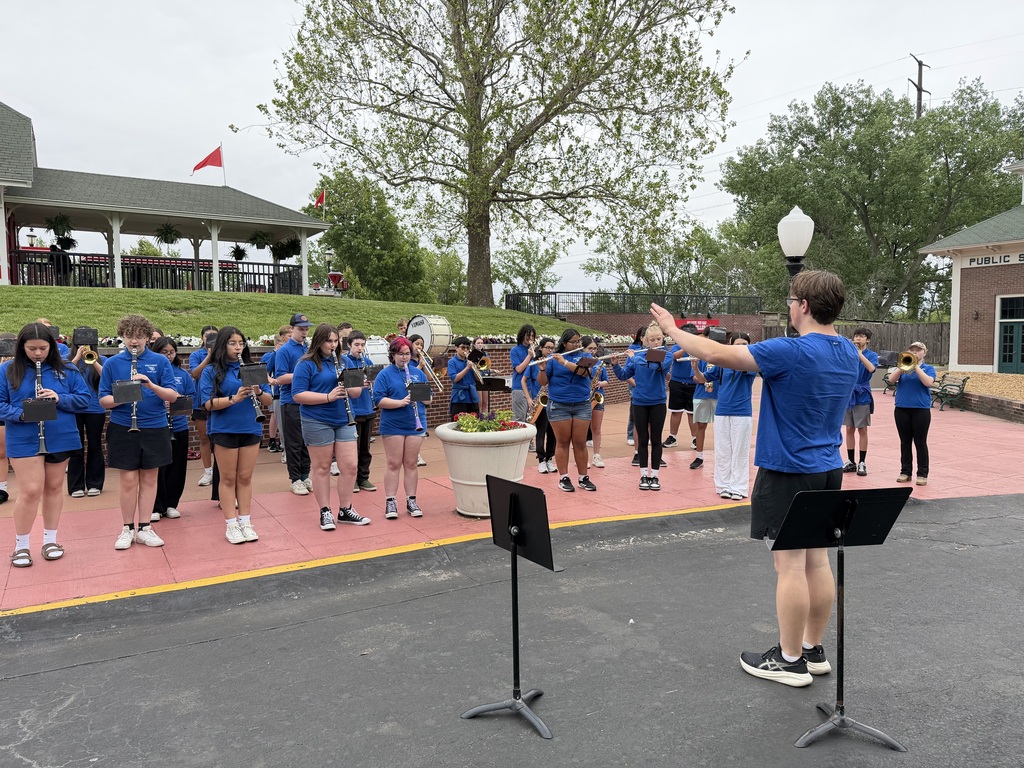 7th and 8th grade band and choir members had a fun day at Adventureland this month, starting the trip with both instrumental and choral performances and spending the rest of the time enjoying the park!