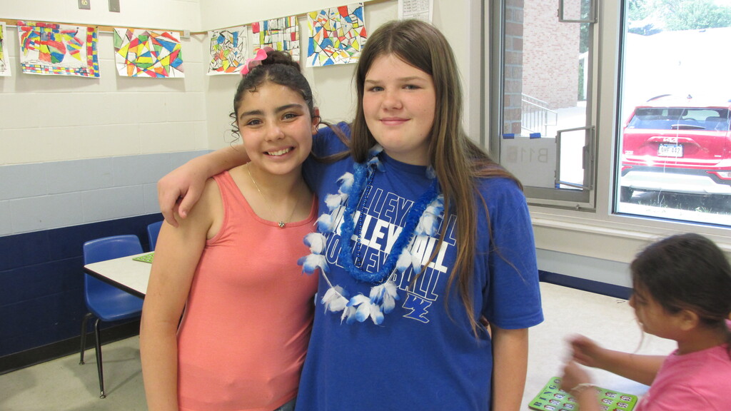 A little "Tacky Tourist" Day to pump up our Friday and the countdown to summer!