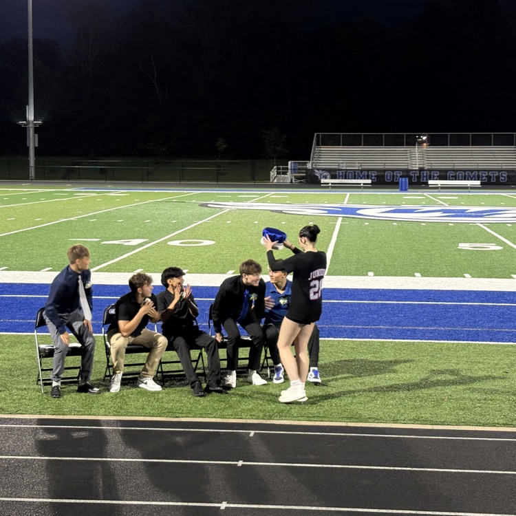 Tully Griffith receives Homecoming King crown