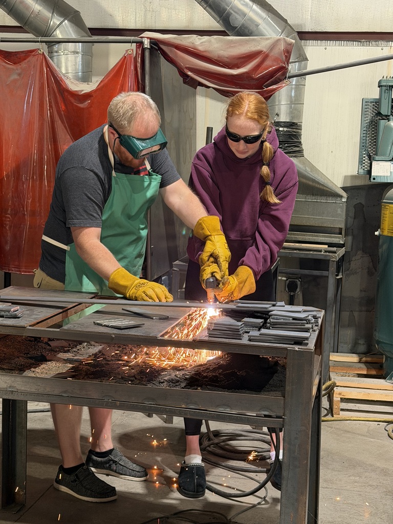 8th grade students in Vocational Ag this quarter got to try their hand at plasma cutting with Mr. Morris!