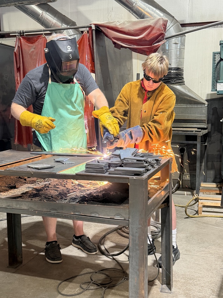 8th grade students in Vocational Ag this quarter got to try their hand at plasma cutting with Mr. Morris!