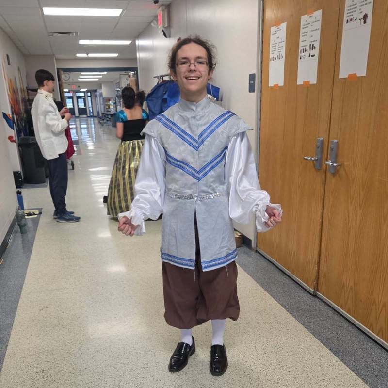 Fred Vallez as Pabbie, Townsperson