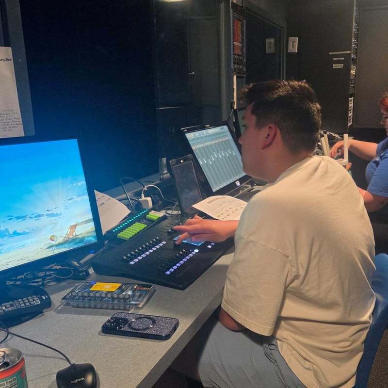 Frozen Jr Behind the Scenes