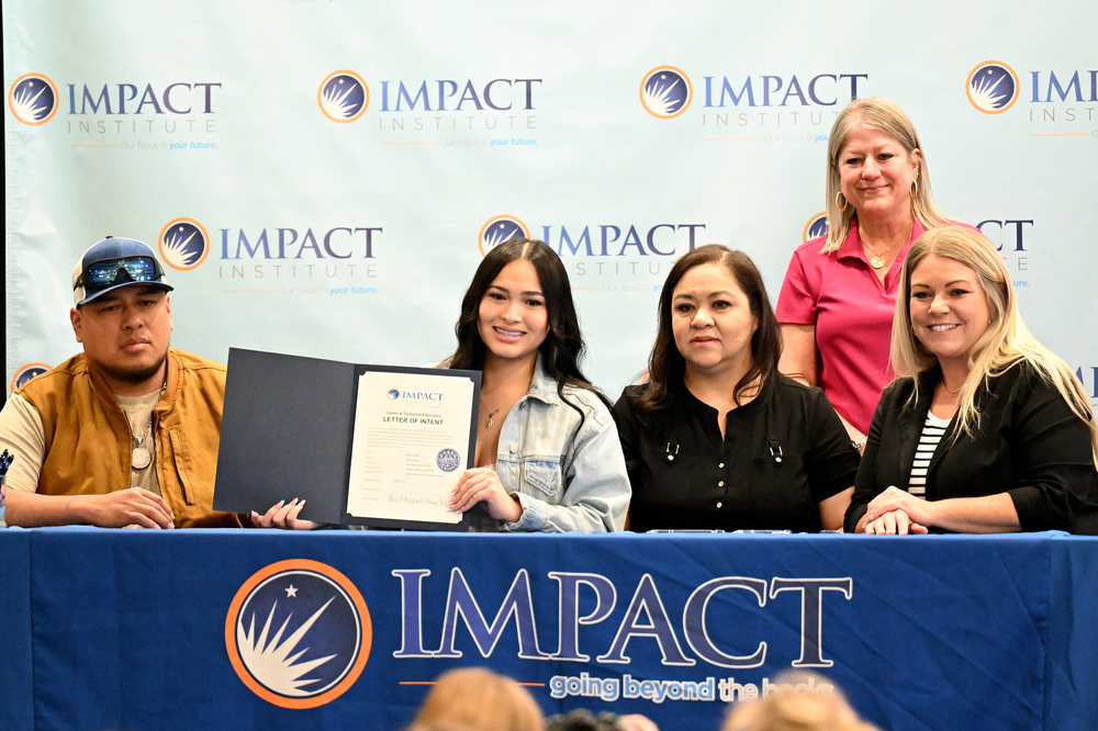 abril segovia signing day with impact