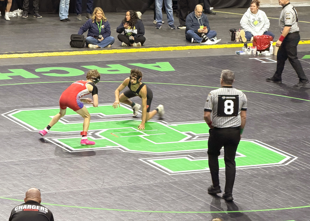 leon bontrager wrestles at semi-state
