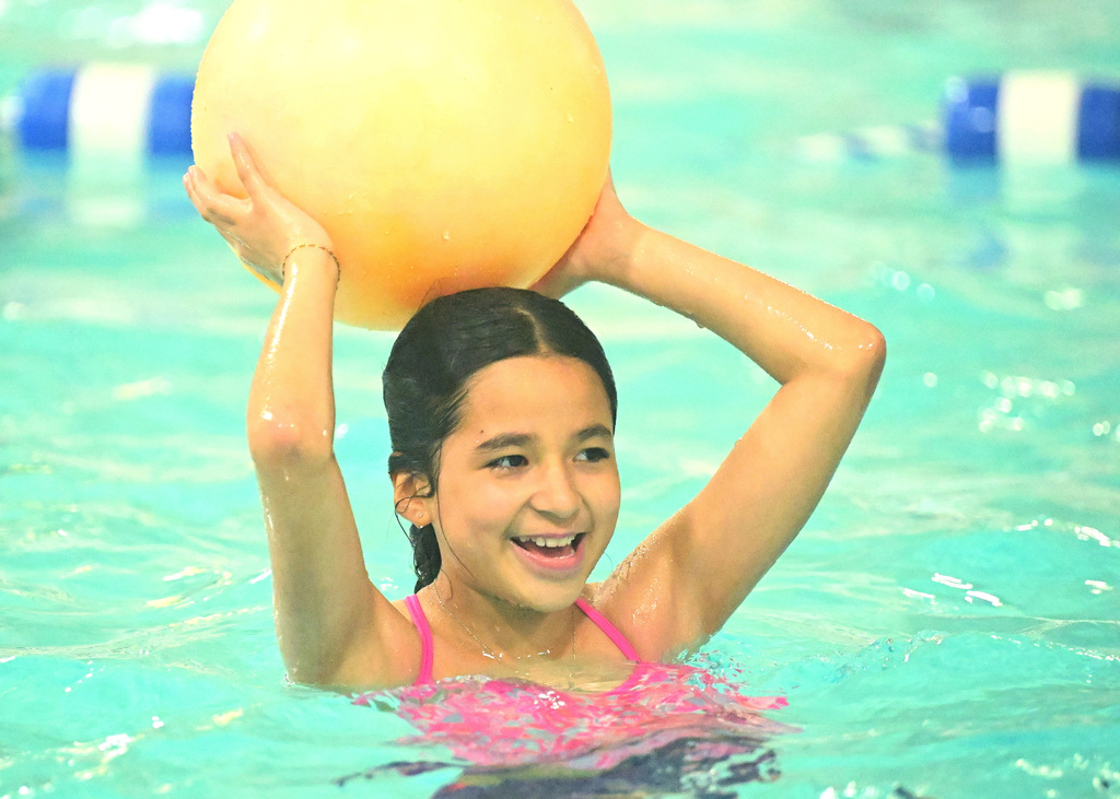 kids swimming at the JAM Center