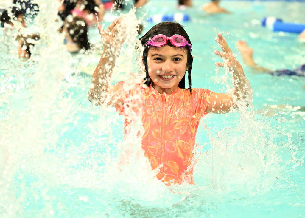 kids swimming at the JAM Center