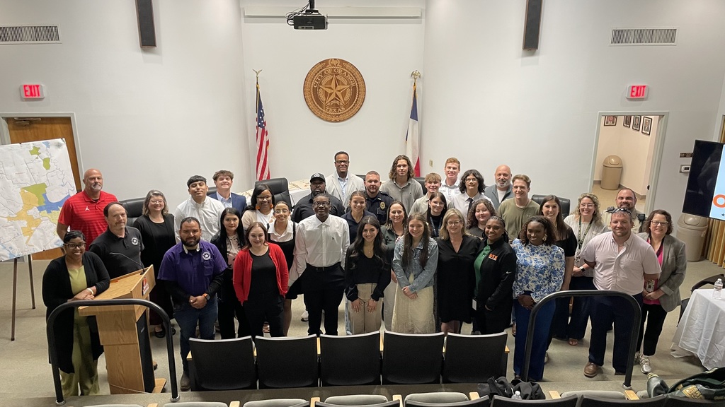 Orange Mayor Larry Spears  hosts event for local students to learn about local government