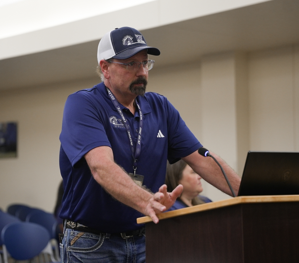 Welding instructor makes presentation to WOCCISD board members.