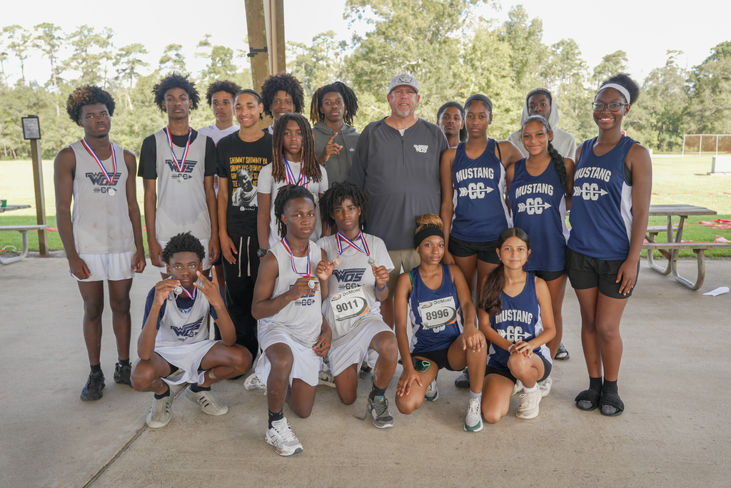 WOS Cross Country Varsity and Junior Varsity Group Photo