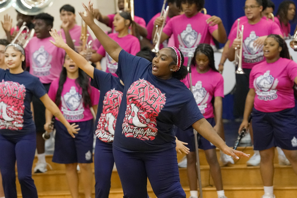 Dance team mid perforamnce