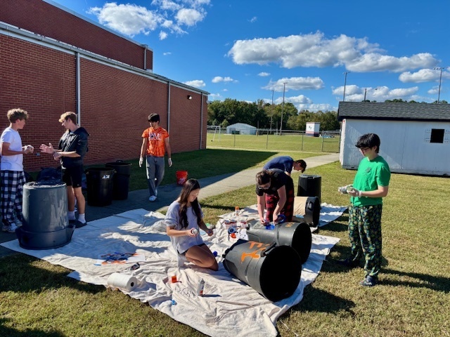 KeyClub Students hard at work
