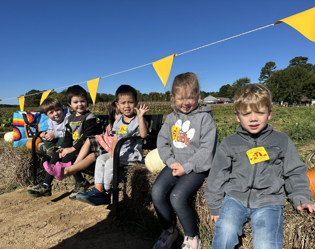 Students on the hayride