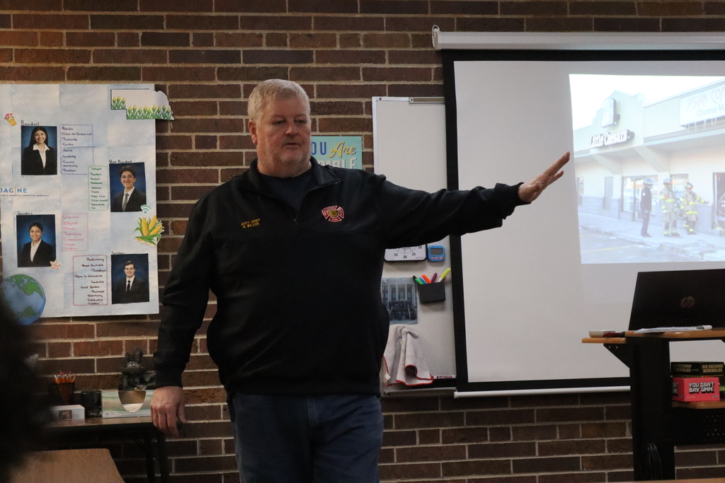 Today our JAG classes welcomed Bob Wilson, former Operations Assistant Chief with Sioux City Fire Rescue!  He shared insight into careers in firefighting, EMT services, and paramedics, along with the many benefits of becoming a firefighter, such as strong teamwork, serving the community, job stability, and the opportunity to make a real impact every day.  Thank you for taking the time to visit with our students!  #cadetpride⚔️