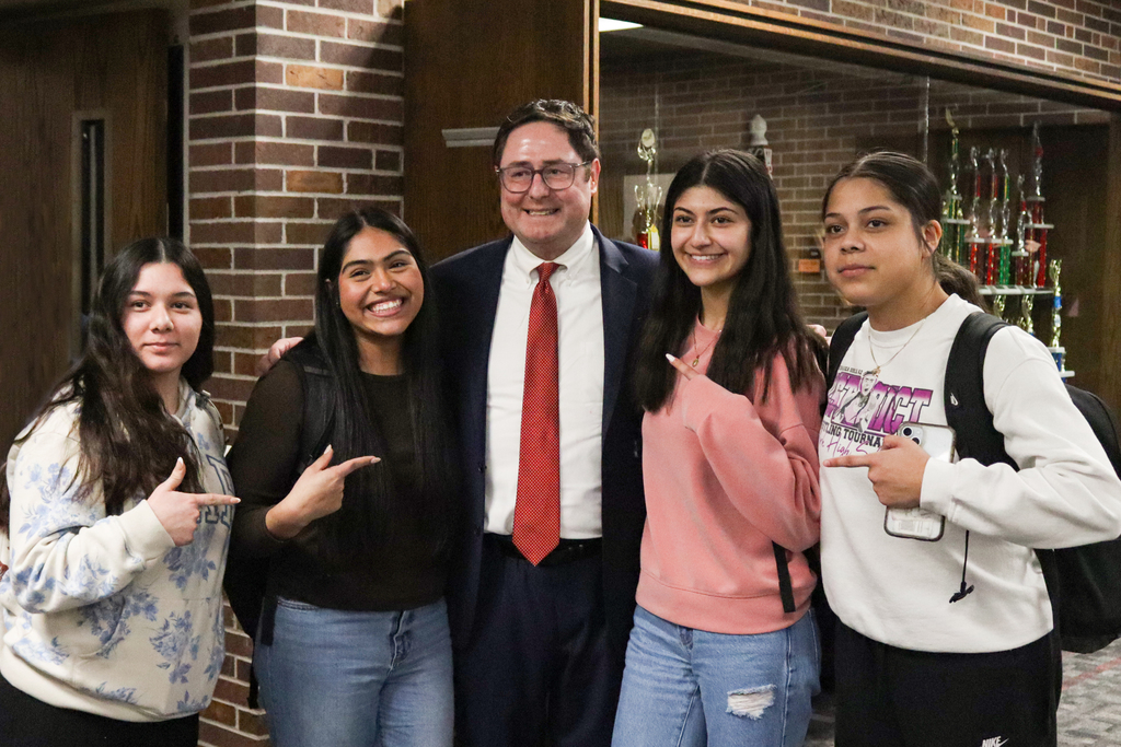 This afternoon, West Point-Beemer had the opportunity to welcome Nebraska Congressman Mike Flood!  Congressman Flood spoke with juniors and seniors about the importance of financial literacy, shared updates on current projects he has been involved in, and emphasized the value of working toward a united country rather than a divided one.  Thank you for taking the time to visit and engage with our students! 🇺🇸  #CadetPride⚔️