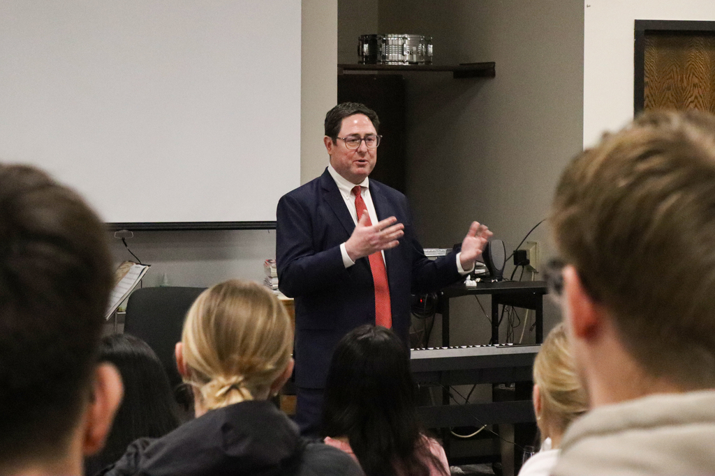 This afternoon, West Point-Beemer had the opportunity to welcome Nebraska Congressman Mike Flood!  Congressman Flood spoke with juniors and seniors about the importance of financial literacy, shared updates on current projects he has been involved in, and emphasized the value of working toward a united country rather than a divided one.  Thank you for taking the time to visit and engage with our students! 🇺🇸  #CadetPride⚔️