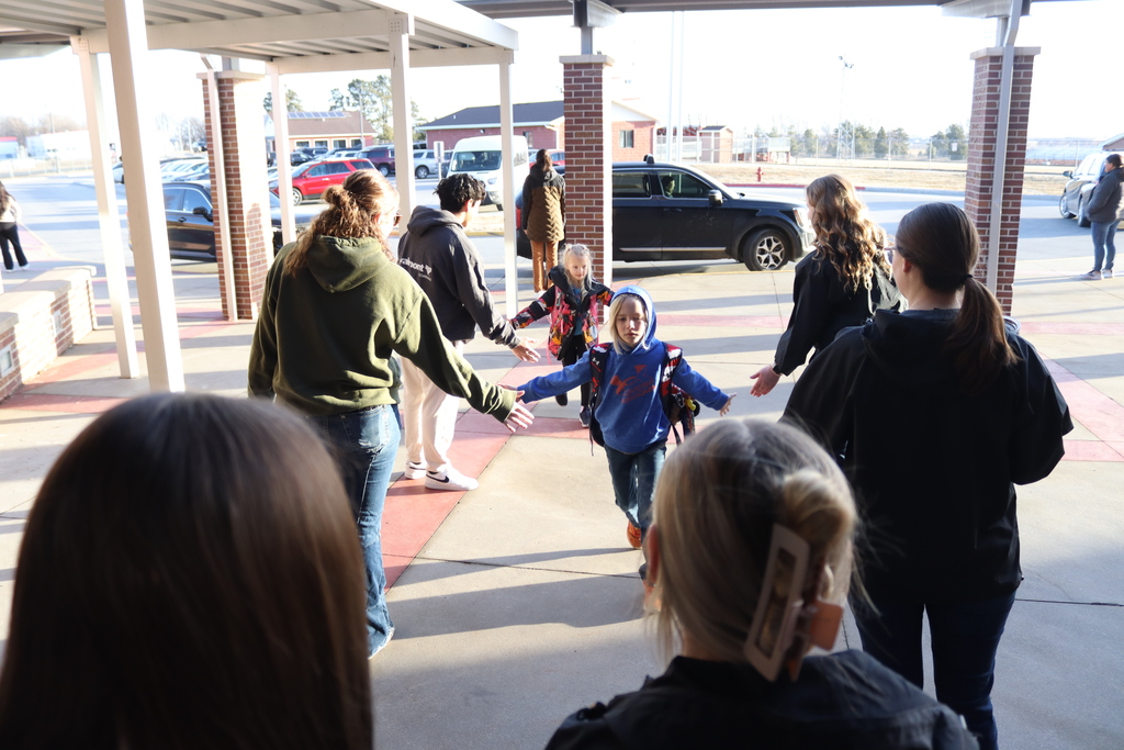Happy High-Five Friday! ✋  Our FFA members welcomed our elementary students with high fives on this beautiful February morning! 💙💛  A fun way to celebrate the last Friday of February + Quarter 3!  #cadetpride⚔️